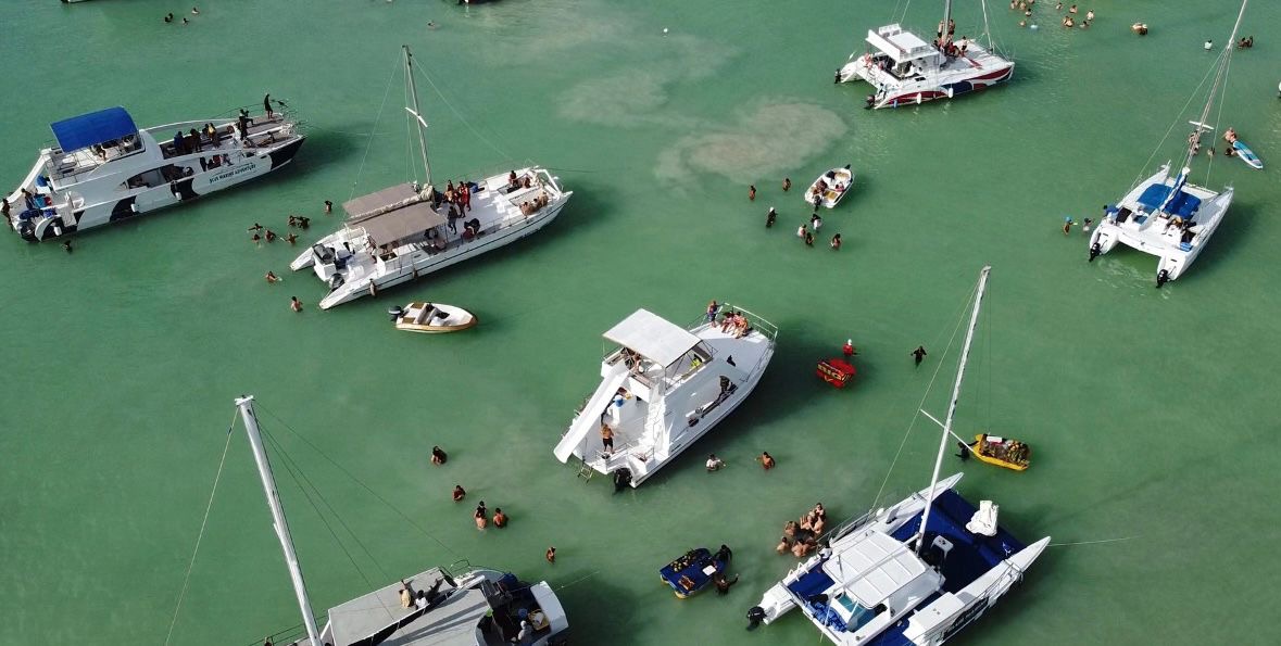 Mini Catamaran - The Honeymooners